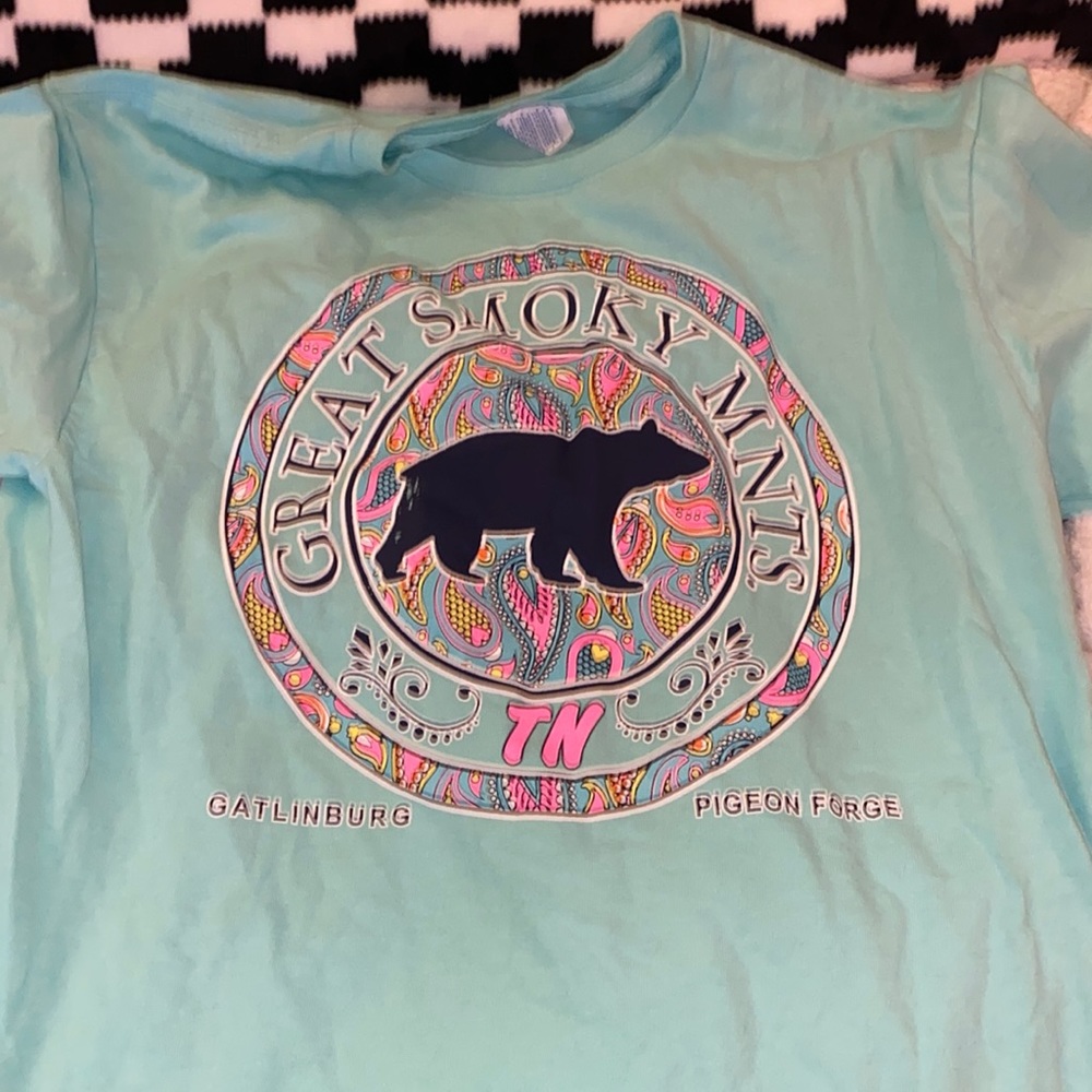 Smokey mountains tee✨✨